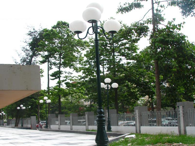 Cột đèn sân vườn DC06 1